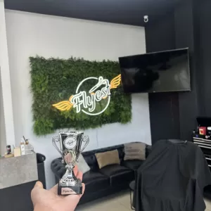 FlyestBarbers logo